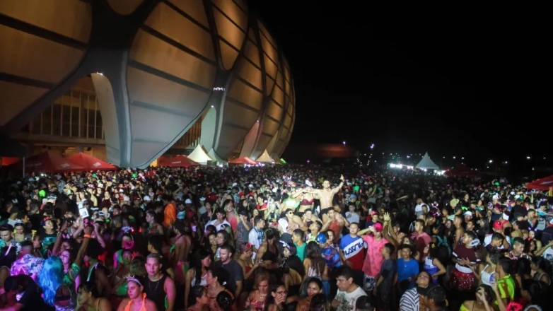 Melhores fantasias levam prêmio de 2 mil no Bloco das Piriguetes