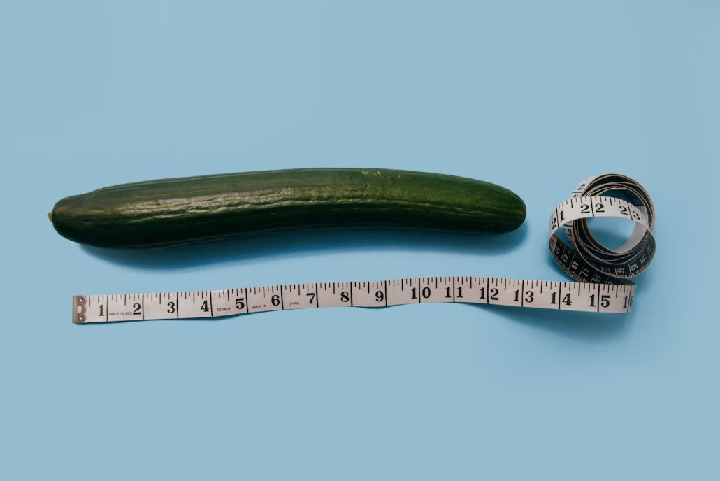 Estudo revela que tamanho médio do pênis cresceu nas últimas décadas, mas isso não é bom