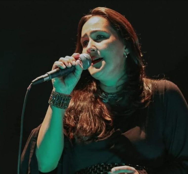 Com o show ‘Uma noite de Porão da Bossa’, Simone Ávila se apresenta neste sábado no Luar de Uaicurapá