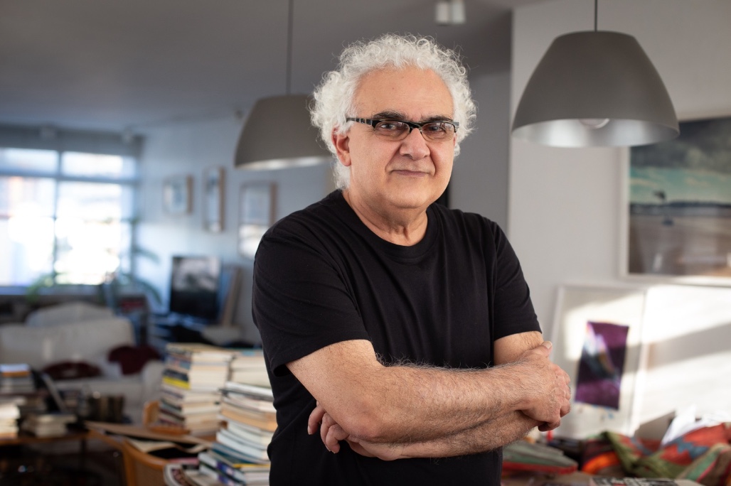 Com entrada gratuita, bate-papo aborda 'Dois Irmãos' com Milton Hatoum neste sábado