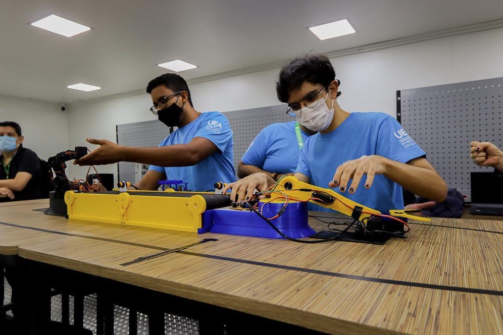 Academia Stem da UEA abre inscrições para mostra de tecnologia em Manaus; saiba como participar
