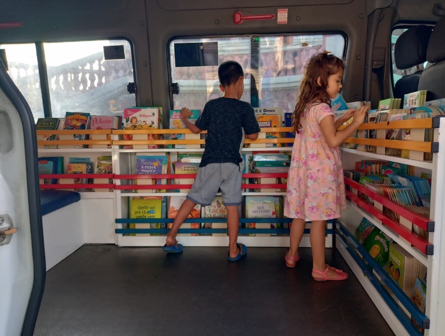 Programa 'Mania de Ler' tem programação voltada a Libras no Largo São Sebastião