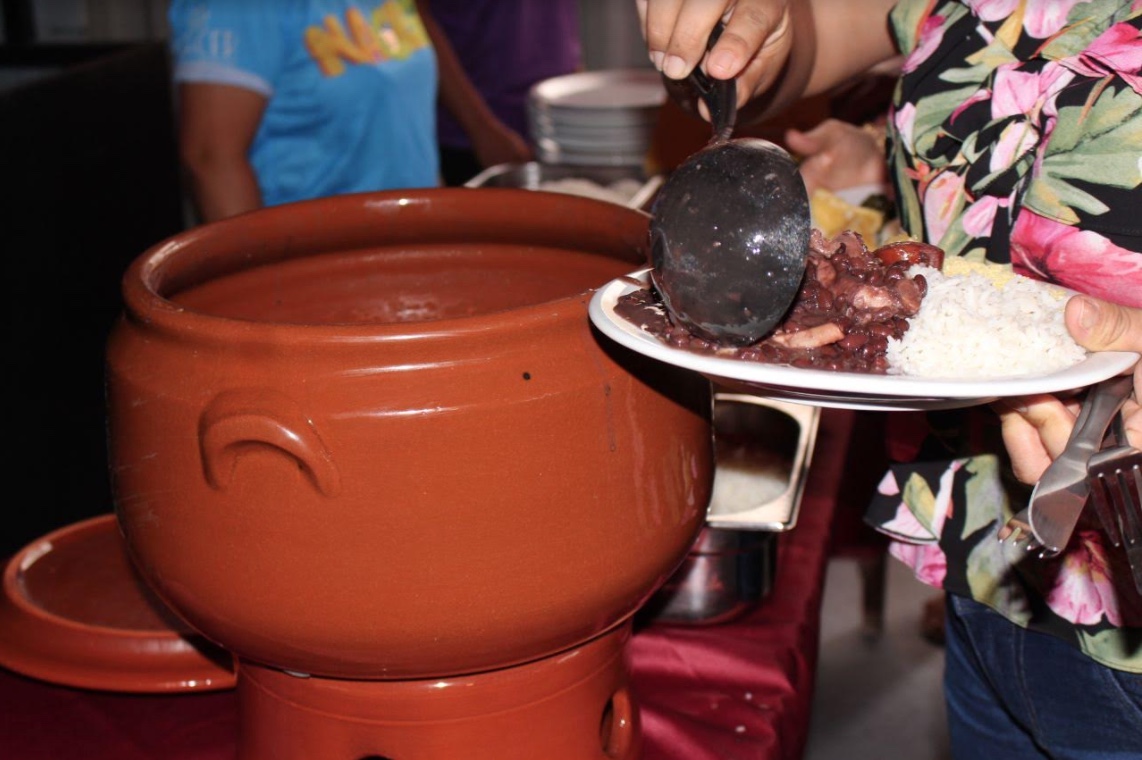 Feijoada beneficente do NACER em prol de famílias em risco social acontece hoje em Manaus