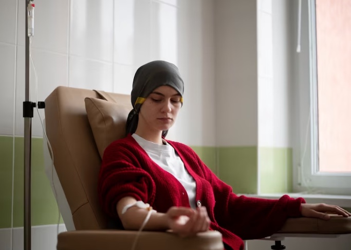 De fadiga a febre recorrente: conheça principais sintomas da leucemia