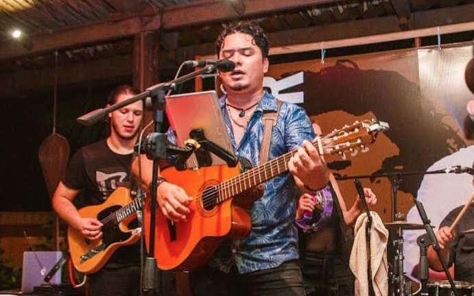 Victor França canta 'Chico Buarque e Parcerias' neste sábado no Luar de Uaicurapá