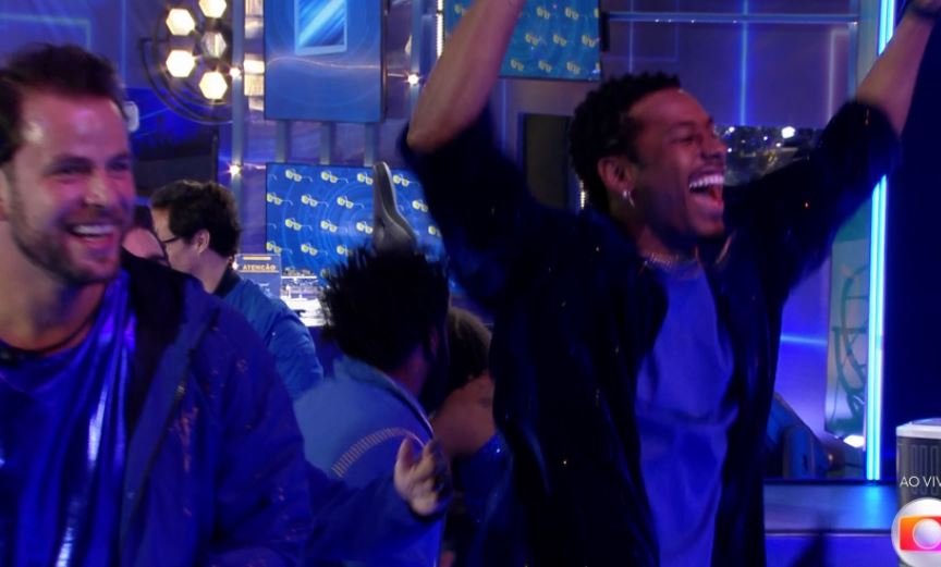 Festa deste sábado no BBB tem participação de Menos é Mais e Jorge Aragão