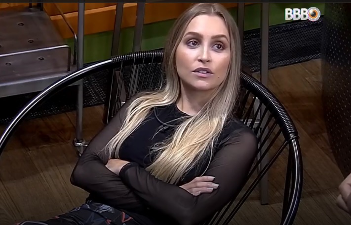 Carla diz que quer ser vetada por Fiuk para proteger Arthur 