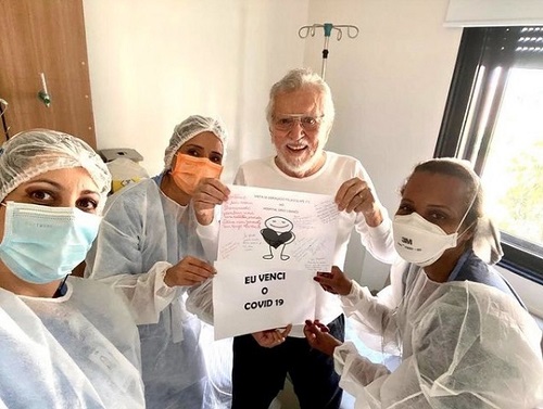 Carlos Alberto de Nóbrega recebe alta após se recuperar da Covid-19