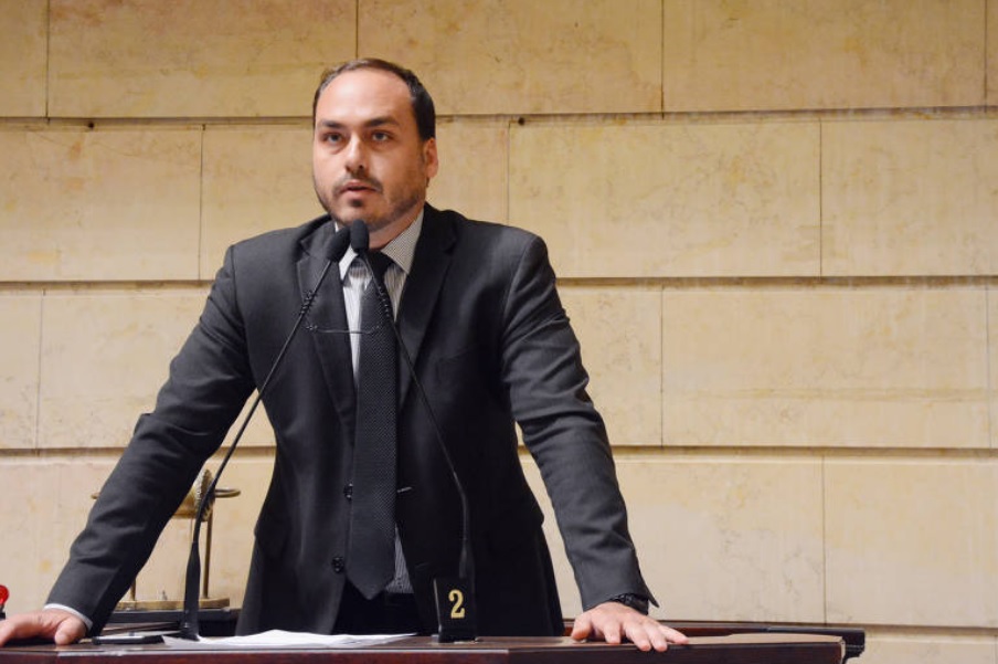 Justiça do Rio quebra sigilo de Carlos Bolsonaro em investigação sobre 'rachadinha'