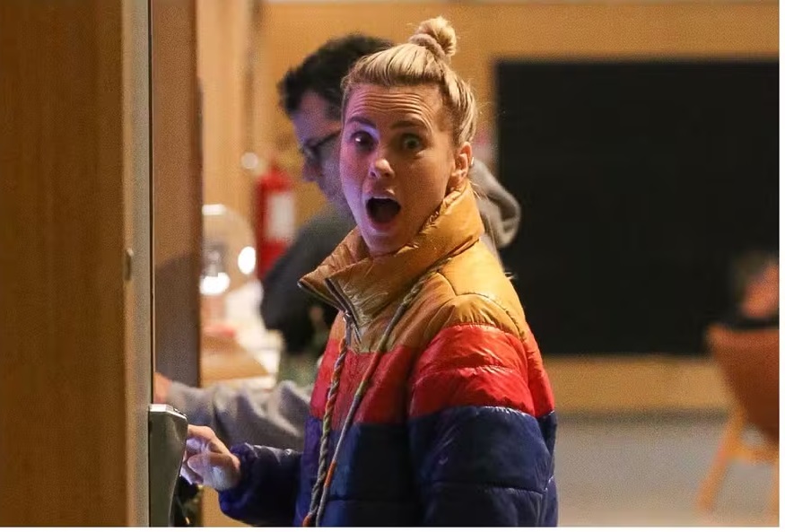 Foto de Carolina Dieckmann de cara limpa viraliza e atriz rebate sobre botox