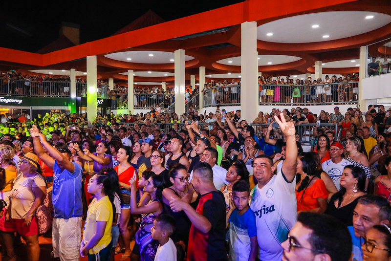 Cileno comemora 40 anos de carreira na Casa de Praia Zezinho Corrêa