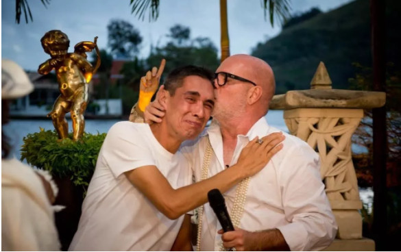 Arquiteto troca de noivo na véspera do casamento e pega convidados de surpresa