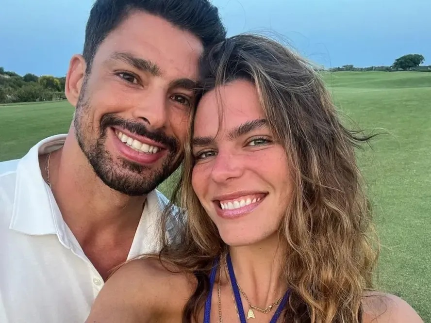 Mariana Goldfarb curte post sobre ex e fãs apontam indireta para Cauã Reymond