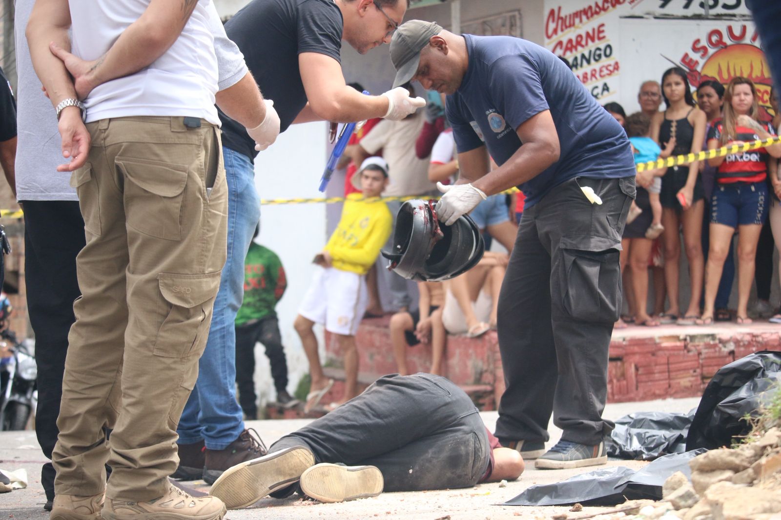 Homem morto na Compensa levou 8 tiros; ele deixa duas filhas pequenas 