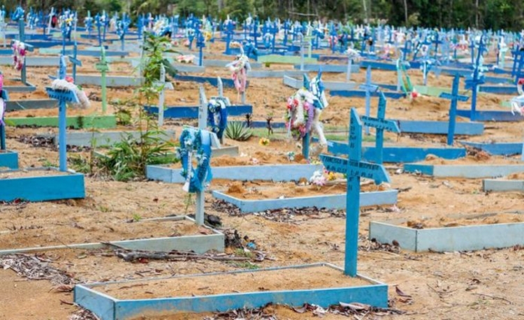 Cemitérios de Manaus registram 61 enterros nesta terça; 13 foram por Covid