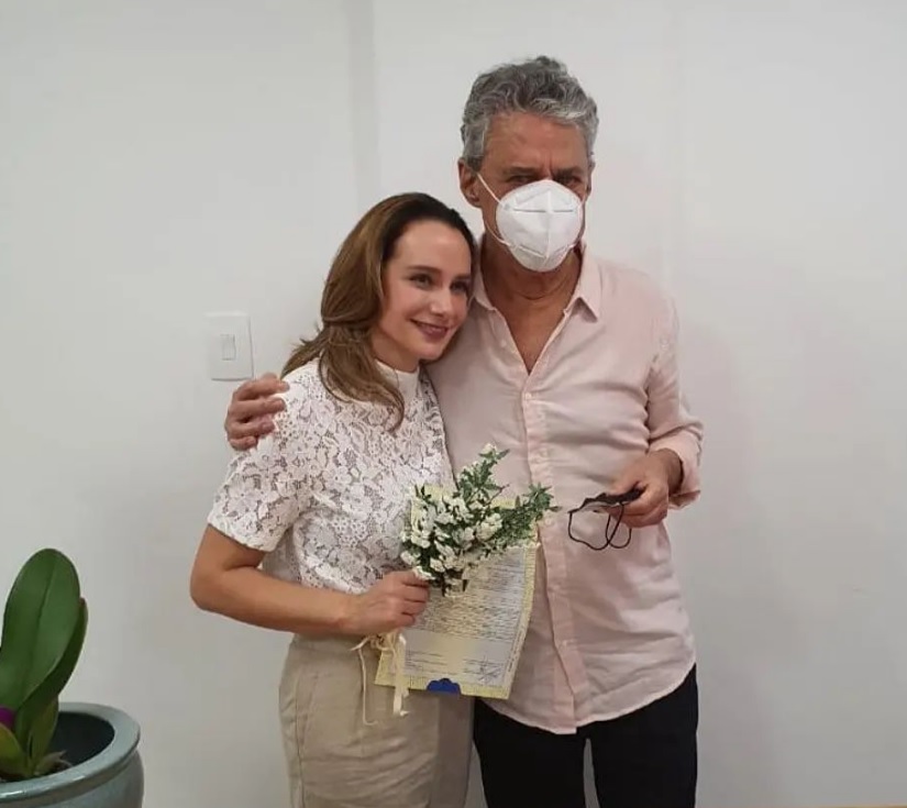 Chico Buarque se casa com jurista no Rio; veja fotos
