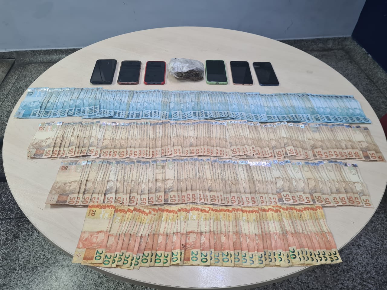 Suspeito de liderar grupo de 'piratas dos rios' é preso com R$ 15 mil em Manaus