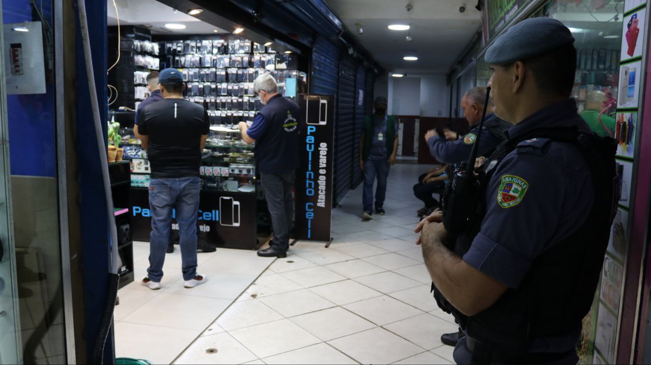 Lojas de equipamentos eletrônicos são interditadas por irregularidades em Manaus