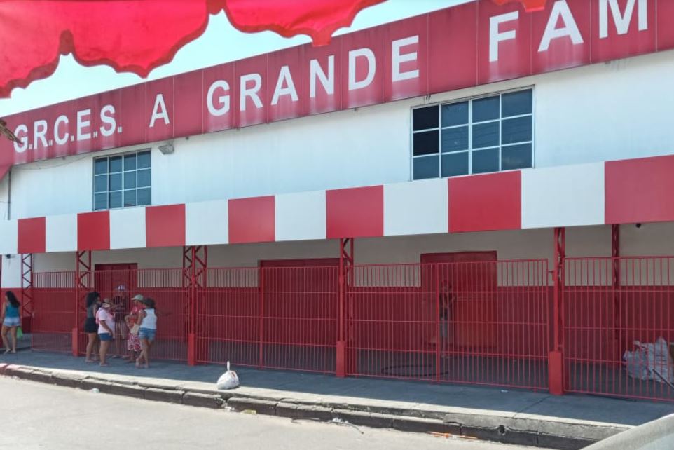 Escolas de Samba viram pontos de vacinação com apresentação carnavalesca em Manaus 