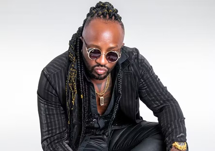 Vocalista do Negritude Jr. sobre alopecia após anos usando dreads: 'doloroso'