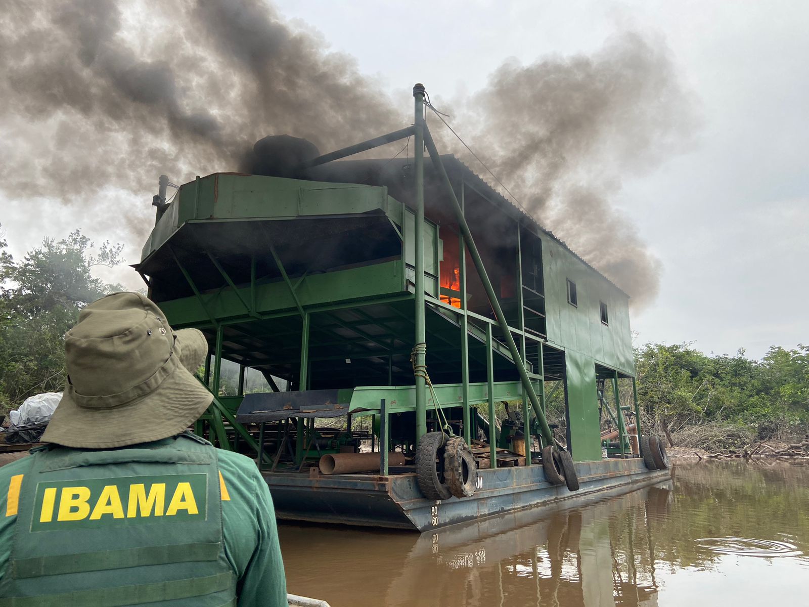 Ibama destrói R$ 6,3 milhões em equipamentos usados em garimpo ilegal no Amazonas