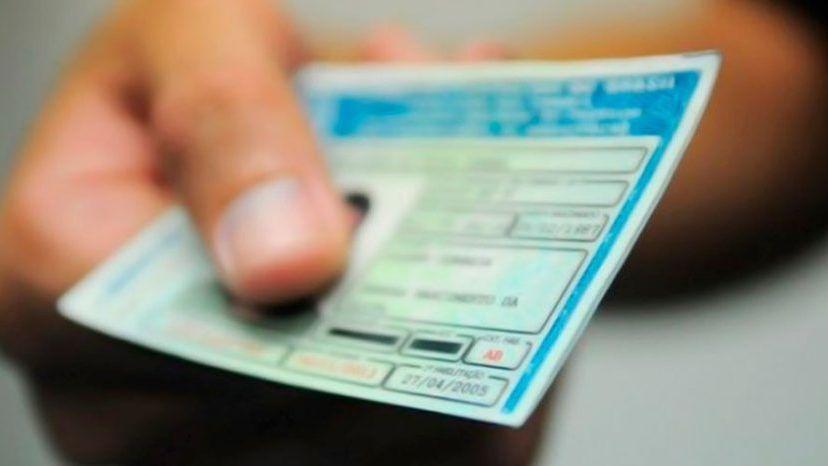 Proibição em dirigir é derrubada caso pena em crime de trânsito seja anulada