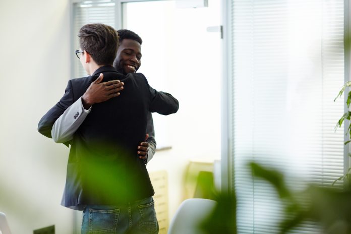 Suposta amizade de juiz com advogado não é motivo para suspeição, diz justiça