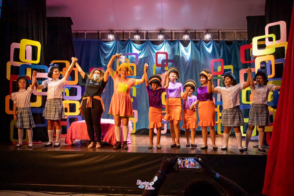 Prefeitura oferta bolsas de iniciação teatral para diversas faixas etárias em Manaus