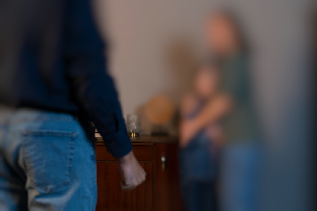 Pai é preso por estuprar filha e manter família em cárcere por 3 anos no Amazonas