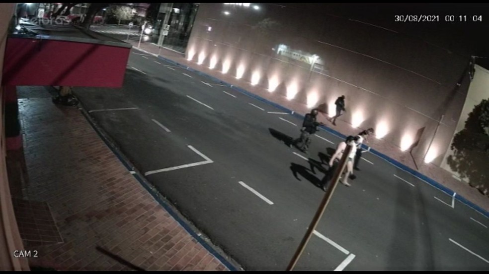 Criminosos fazem reféns de 'escudo humano' durante assalto à agência bancária em Araçatuba