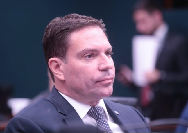 Após fuga de Ramagem, PF decide reportar passaportes diplomáticos cancelados à Interpol