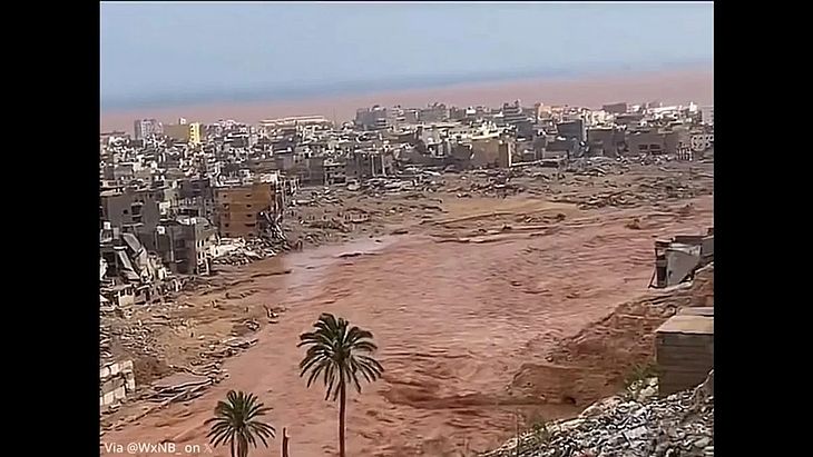 Centenas de corpos são achados em praia na Líbia uma semana após enchentes