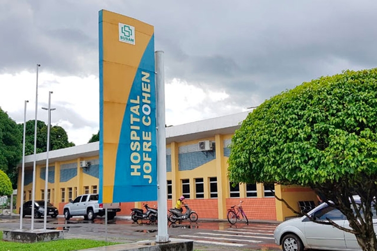 Mulher que se passou por médica em UTI no Amazonas é presa em Recife