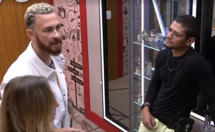 Após indicar Sarah ao paredão, Fred reclama com sister por votar em Larissa; vídeo