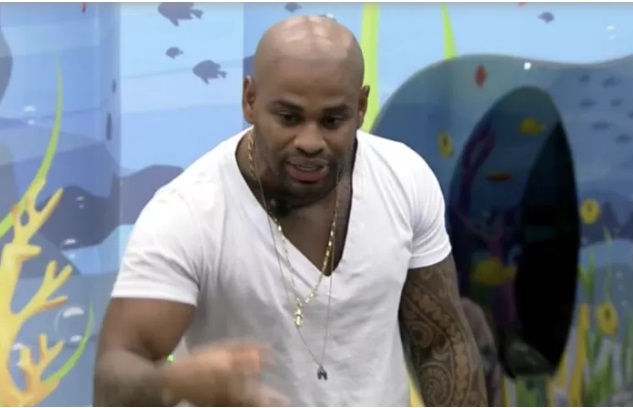 Vídeo: Marvvila desperdiça voto e Cezar se revolta: 'Tinha que tomar no c* pra aprender'