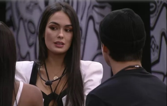 Larissa descarta eliminação por fazer casal com Fred Desimpedidos