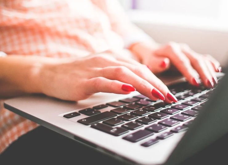 100 vagas em cursos gratuitos são ofertadas para mães em Manaus