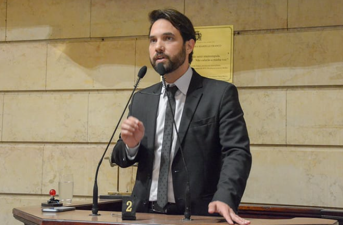 Caso Henry: Advogado deixa defesa de Jairinho