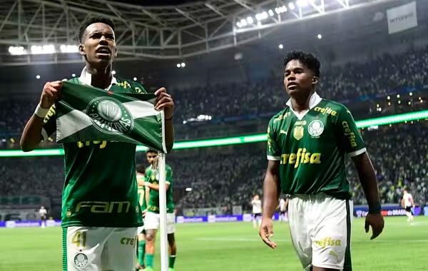 Palmeiras traça estratégia enquanto vê Estêvão na mira de gigantes da Europa
