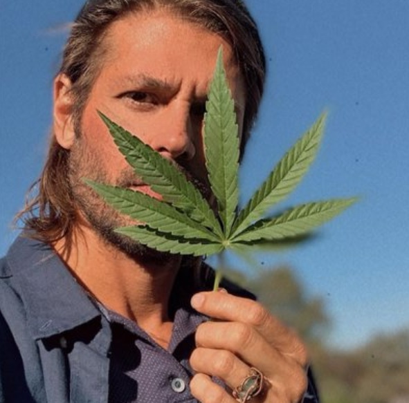 Dado Dolabella nega que tenha sido detido com maconha e explica uso: ‘curso'