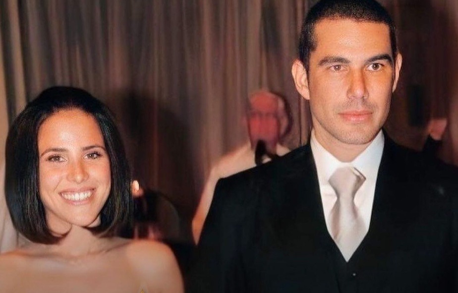 Álbum de casamento de Wanessa e Marcus Buaiz é encontrado no lixo