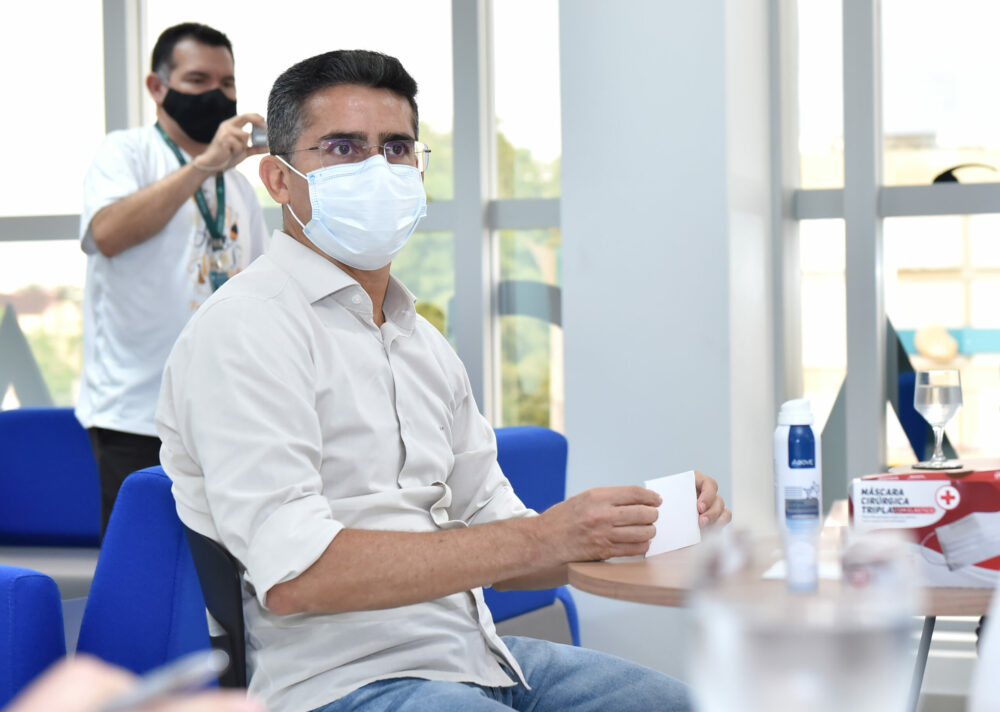 Prefeitura culpa corretor por nomes suspeitos no Auxílio Manauara