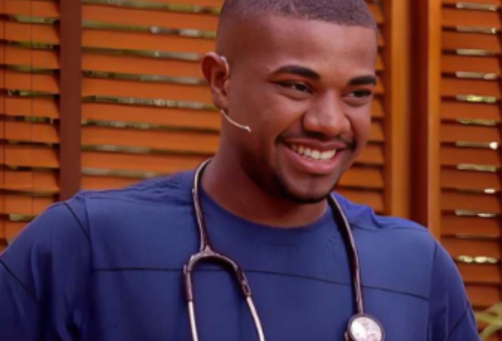 Faculdade diz que ex-bbb Davi terá que fazer vestibular ou Enem para começar medicina