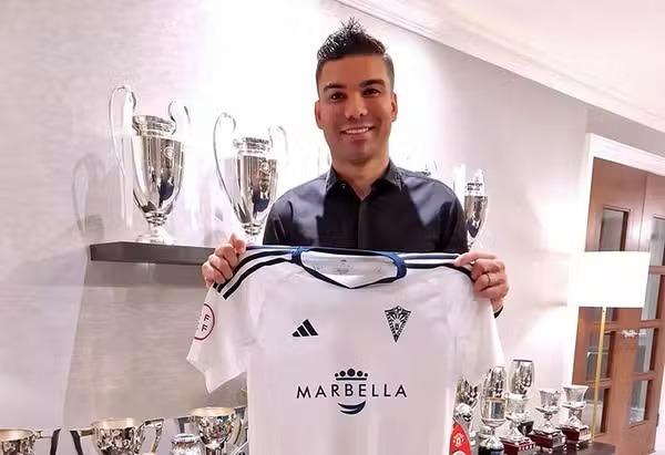 Casemiro compra clube da terceira divisão da Espanha