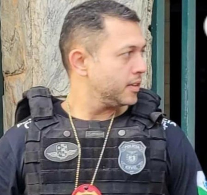 Polícia acredita em tiro acidental após delegado ser encontrado morto em banheiro