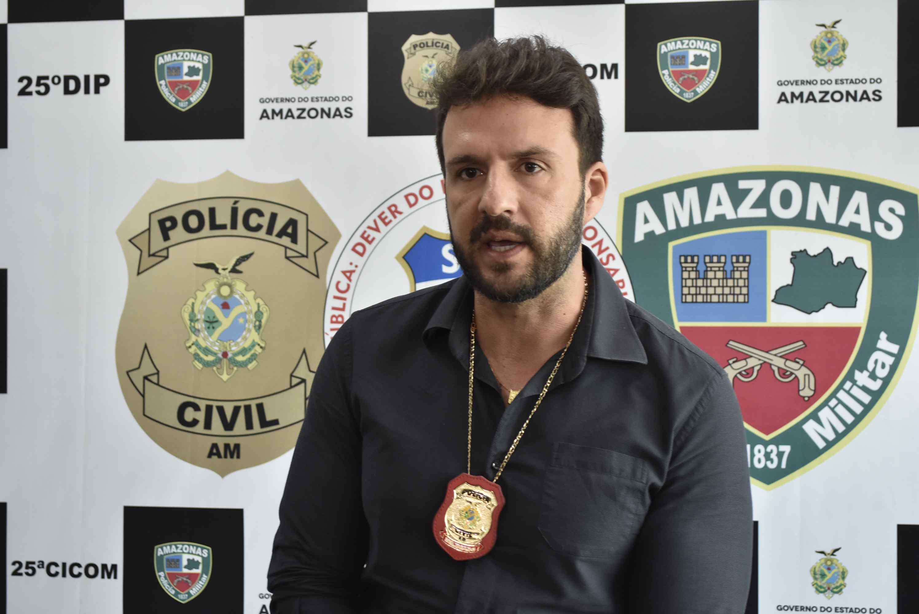 Mulher que se passava por assistente social é presa por estelionato em Manaus