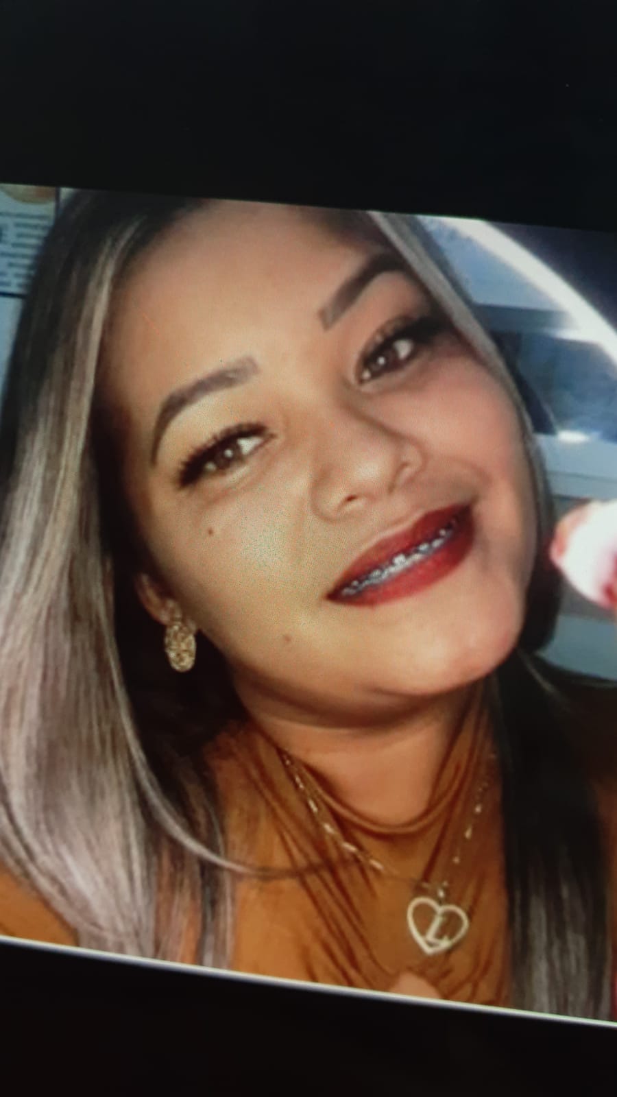 Família procura mulher que desapareceu durante viagem a Manaus