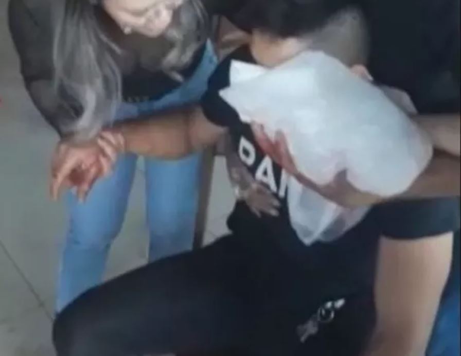 Funcionário de restaurante leva tiro no rosto durante confusão com candidato a deputado