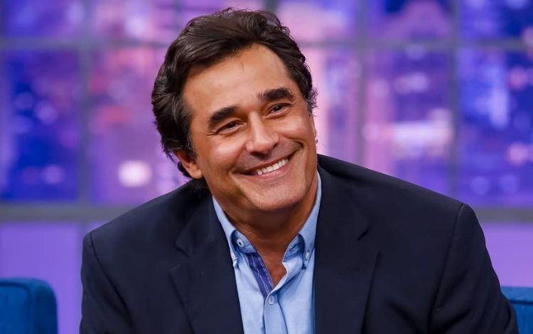 Luciano Szafir é internado novamente após retirada de bolsa de colostomia