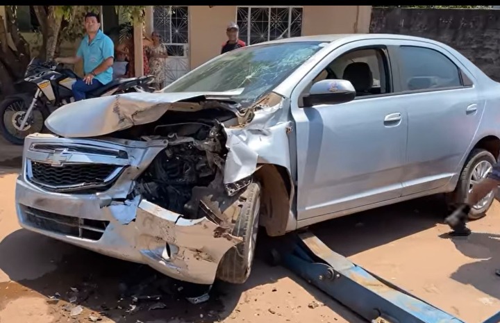 Motorista sofre mal súbito e colide de frente com caçamba no Amazonas